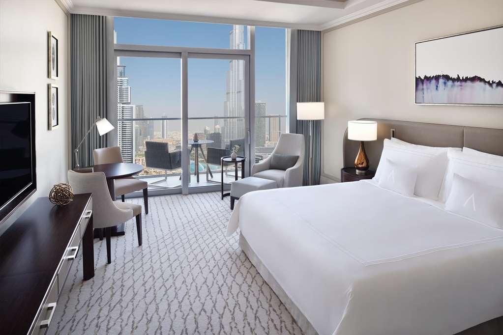 Готель Address Dubai Mall Номер фото A guest room at the hotel