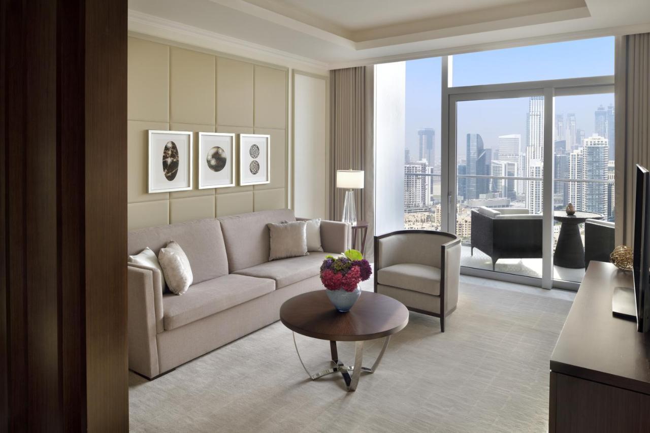 Готель Address Dubai Mall Екстер'єр фото A living room at the Ritz-Carlton, DIFC